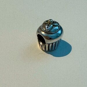 Pandora cupcake charm
